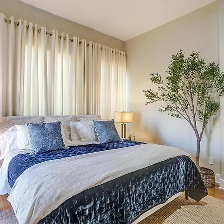 Stadium Luxe Retreat- Walking Distance To At&T Sta